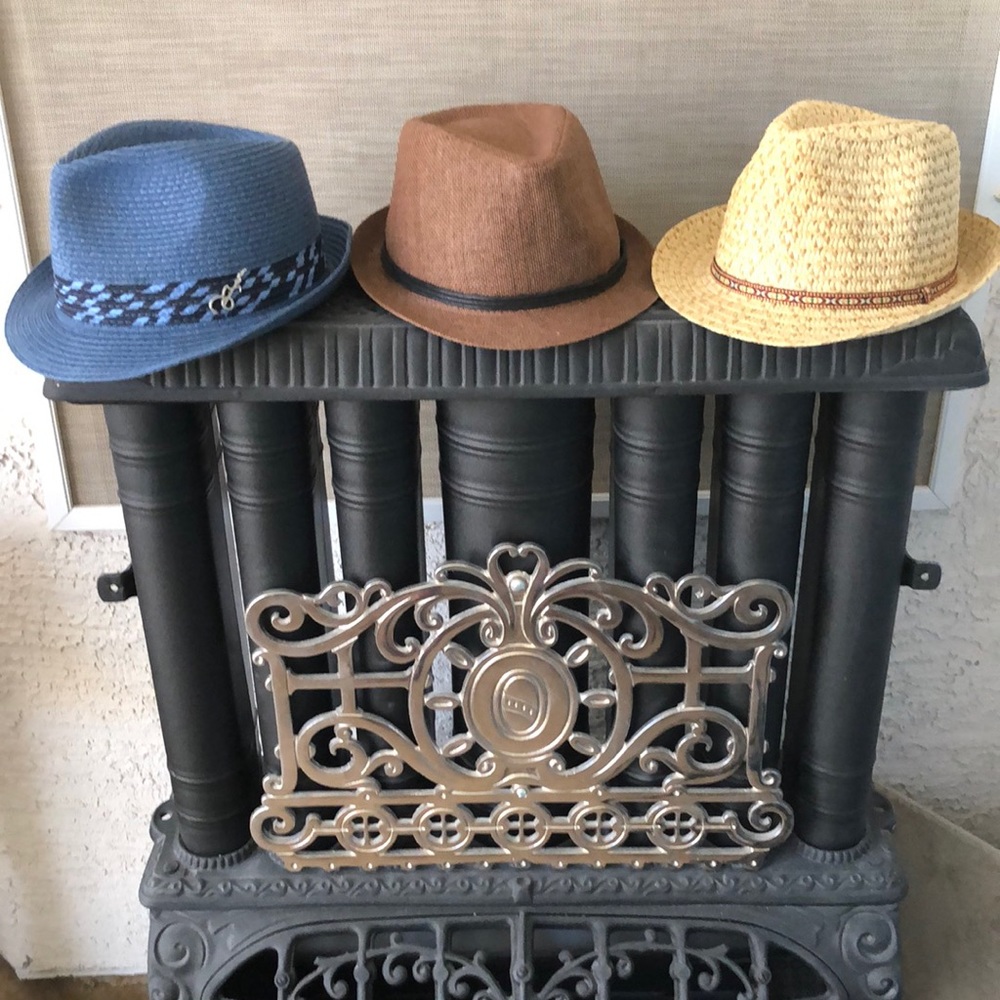 Mens Hats including Levi’s and Carlos Santana